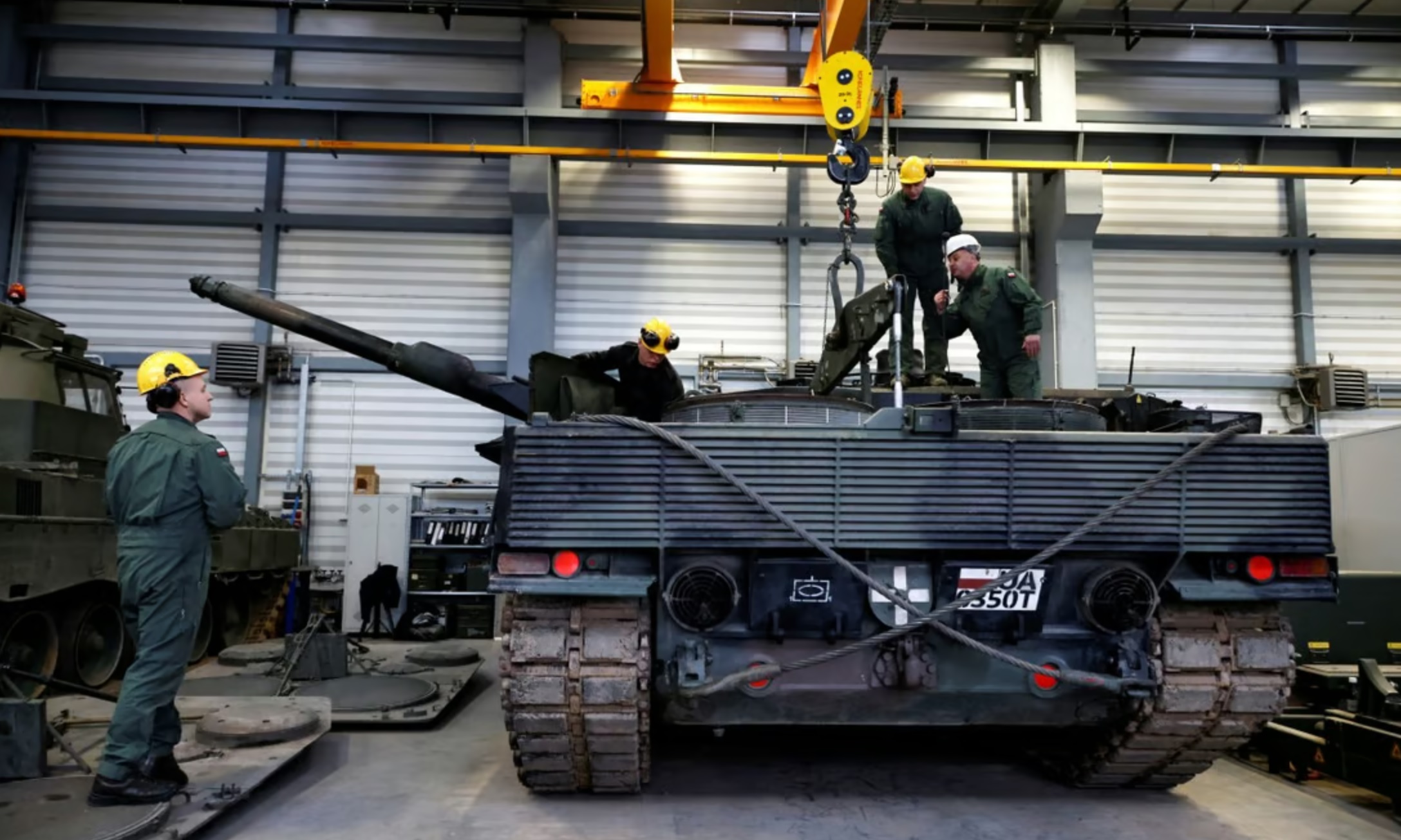 Ukrainian troops begin training on Leopard 2 tanks | IRIA News